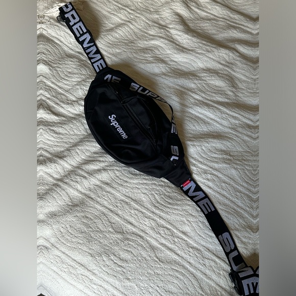 Supreme Men’s waist bag SS18 black - Picture 4 of 17